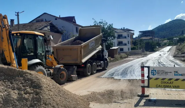 Sakarya'da Karamürsel Ereğli Mahallesi’nde yeni yol konforu