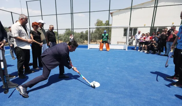 Yatağan’a çim hokeyi sahası açıldı