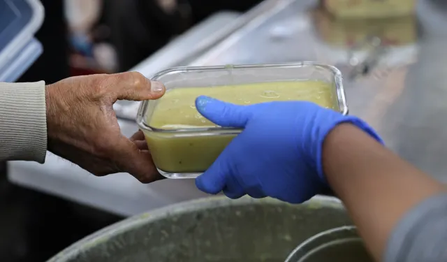 Antalya Mobil Aşevi Kepez'de ikramda bulundu