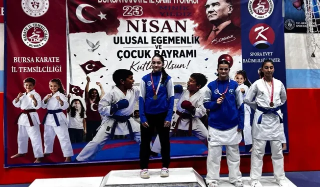 Bursa Büyükşehirli karateciler göz doldurdu