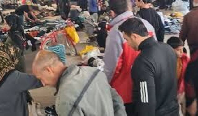 İkinci el pazarına giden Osmaniyeli yurttaş: 'Giydiğimiz, çıkarttığımız hep eski'