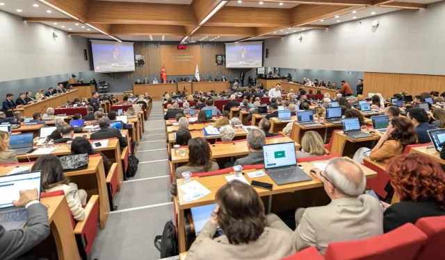 İzmir Büyükşehir ve ESHOT 2025 faaliyet raporu kabul edildi