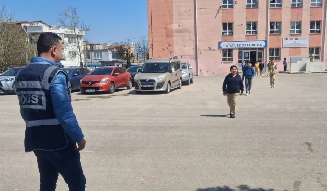 Keşan'da okullarda polisler nöbette, bahçeler veliye kapandı!