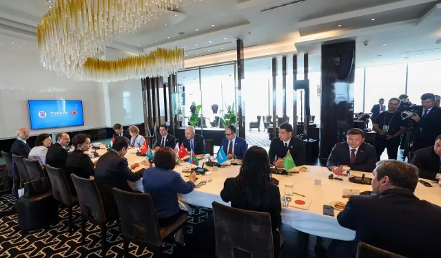 Numan Kurtulmuş, TÜRKPA üyesi mevkidaşlarıyla buluştu