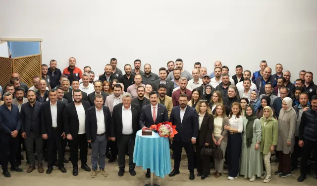 Bursa Yenişehir'de bayramlaşmada Başkan Özel'e doğum günü sürprizi