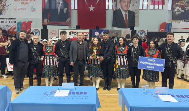 Trabzon Halk Oyunları ekibi bölge şampiyonu oldu