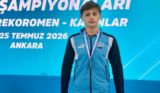 Ağrılı sporcu Miraç güreşte Türkiye üçüncüsü oldu