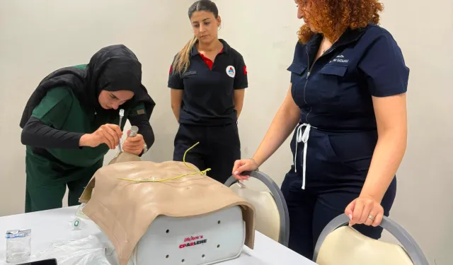 Sağlık personeline CPR eğitimi