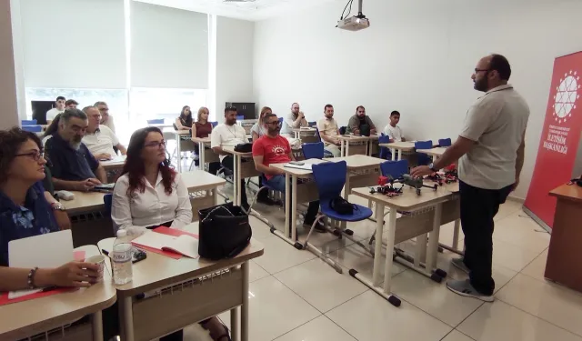 İletişim Başkanlığı'ndan basın mensuplarına İHA-1 ticari pilot eğitimi