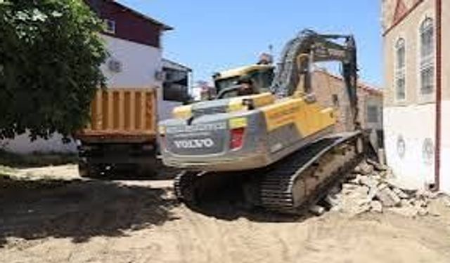 Nazilli’de Yol Yenileme Çalışmaları Sürüyor: Mahallelerde Ulaşım İçin Yeni Adımlar