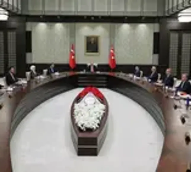 Kabine toplanıyor. Ana gündem fon soruşturması