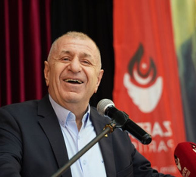 “HALK AÇLIKLA BOĞUŞURKEN BUNLAR TÜRKİYE'NİN ZENGİNLİKLERİNİ SOYUYORLAR”