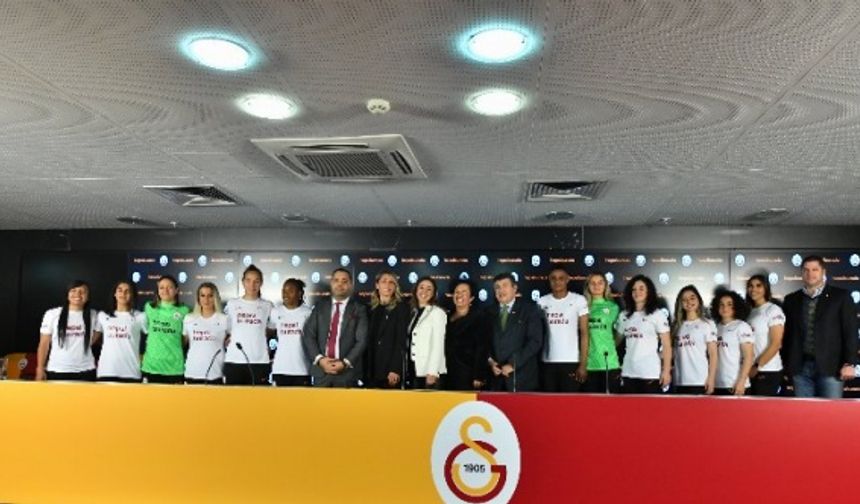 Kadınlar 'Galatasaray Hepsiburada' ile yeşil sahaya iniyor