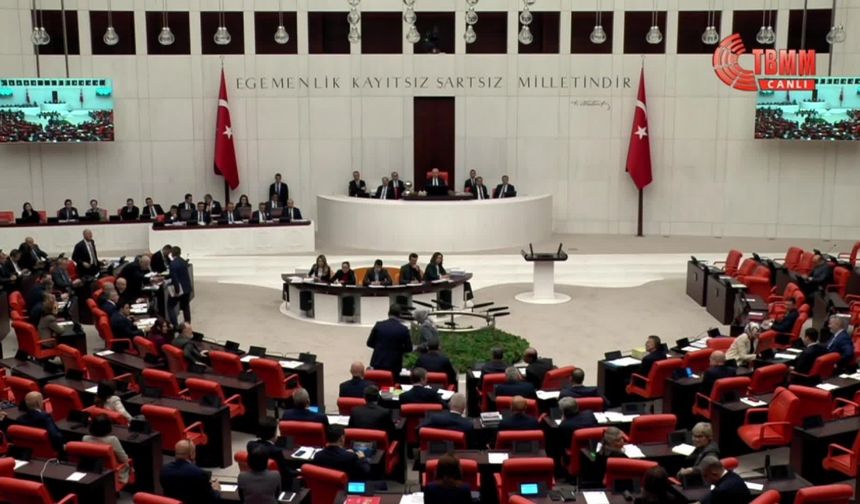 ALİ MAHİR  BAŞARIR'DAN BÜTÇE GÖRÜŞMELERİNDE AKP SIRALARININ BOŞ KALMASINA TEPKİ: "BOŞ SIRALAR BU MECLİS'E YAKIŞMIYOR, MUHALEFETE DE SAYGISIZLIK OLUYOR"