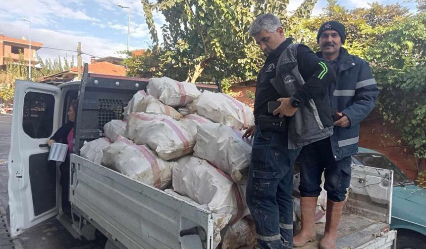 GERMENCİK BELEDİYESİ’NDEN SOBA VE YAKACAK YARDIMI