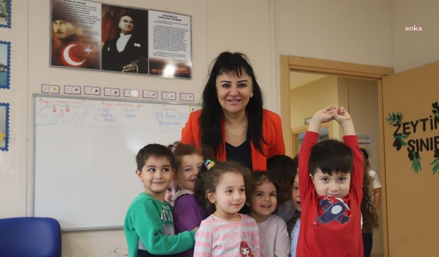 KARTAL BELEDİYESİ’NE BAĞLI KREŞ ÖĞRENCİLERİNDEN ‘İNSAN HAKLARI VE DEMOKRASİ’ MESAJI