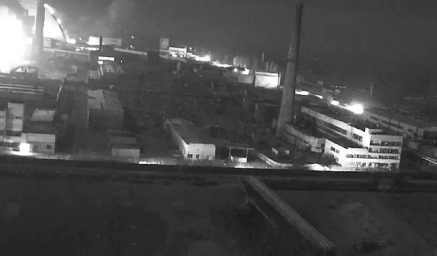 Ukrayna Petrol Terminali ve Deniz Üssünü Vurdu