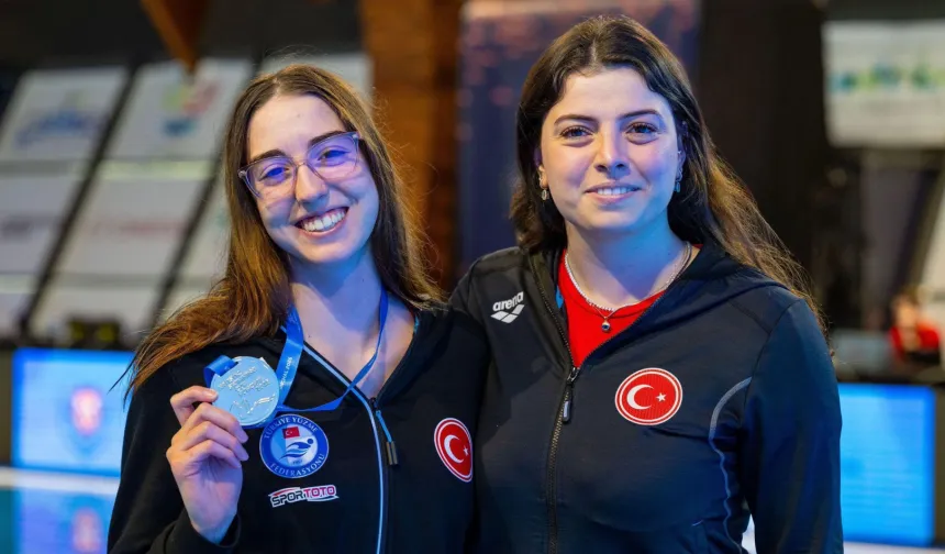 Artistik yüzmede tarihi başarı