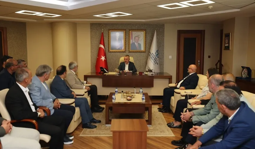 Başkan Büyükakın, Murat Aydın ve yönetimini kabul etti