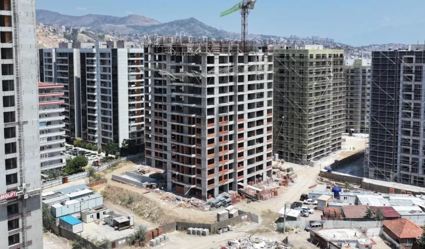 Başkan Tugay'dan Örnekköy’de kentsel dönüşüm denetimi