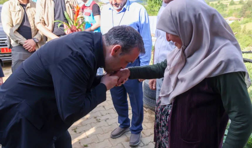 Bilecik Valisi, Şehit Sedat Çakır’ın ailesini ziyaret etti
