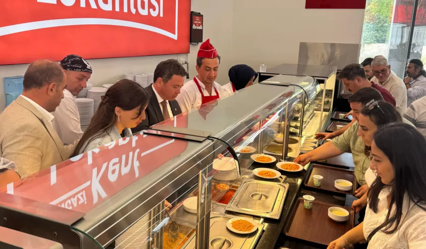 Bursa Osmangazi'de Ferdi Zeyrek anısına yemek ikramı