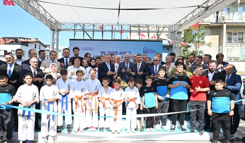 Bursa Yıldırım’da 7’den 70’e spor ve kültür merkezi açıldı