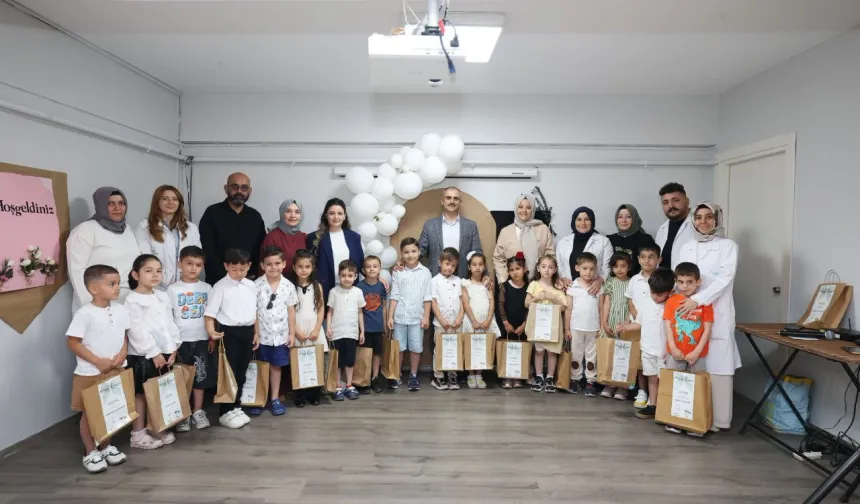 Çocuk kulübü öğrencileri karnelerine kavuştu