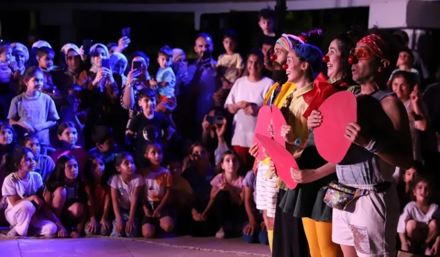 Diyarbakır Gezici Çocuk Tiyatro Günleri coşkuyla başladı