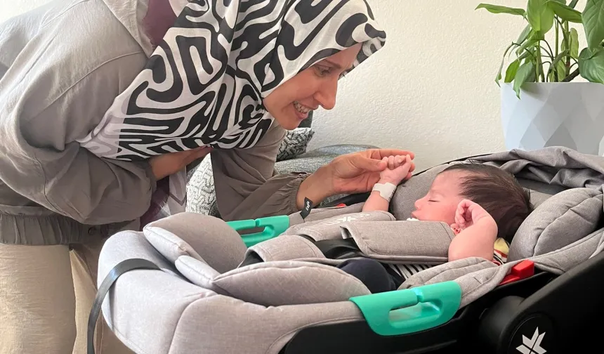 Emre bebek, İzmir’de koruyucu aileyle buluştu... 'Geçici Koruyucu Aile' modeli yaygınlaşıyor