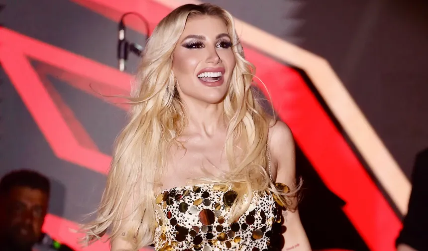 İrem Derici Alaçatı'yı salladı