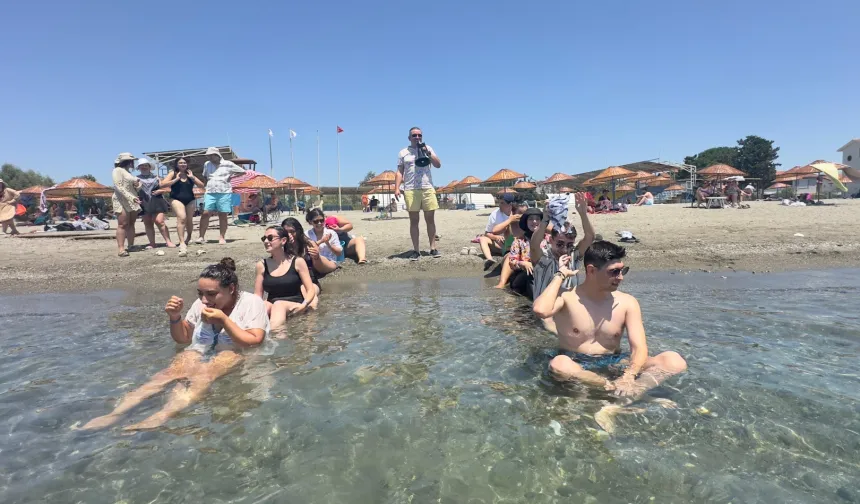 İzmir’de gençlerle yaz boyu 'su gibi eğlence'