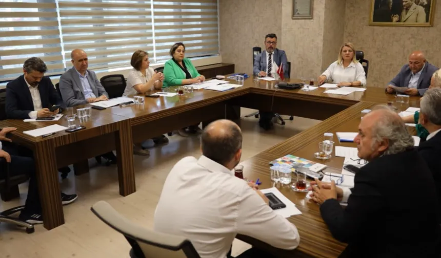 İzmit Belediyesinde başkan yardımcıları göreve başlıyor