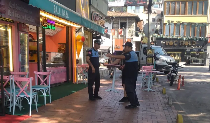 İzmit’te kaldırımlar yenileniyor