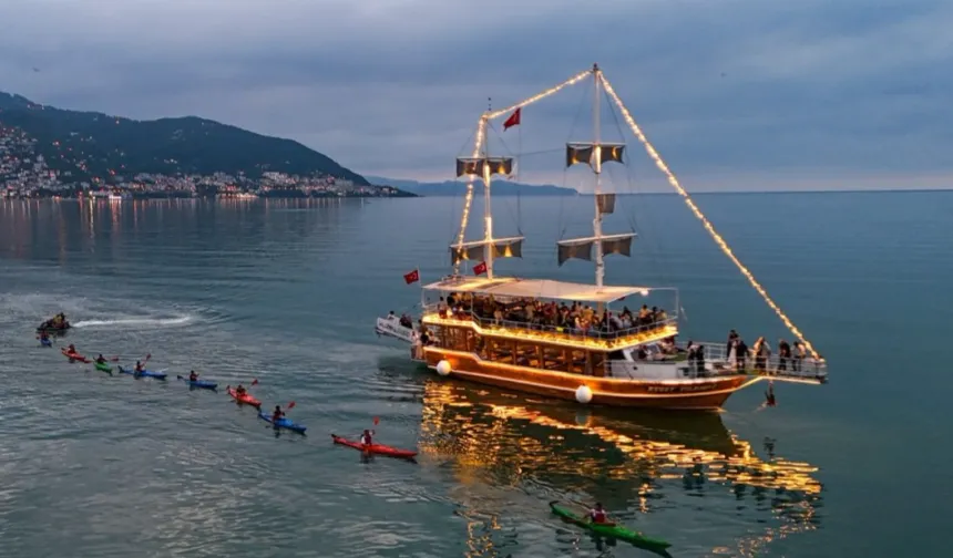 Karadeniz kanolarla renklendi