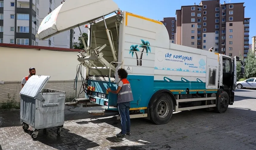 Kayseri Talas'ta konteynerlara parfümlü bakım