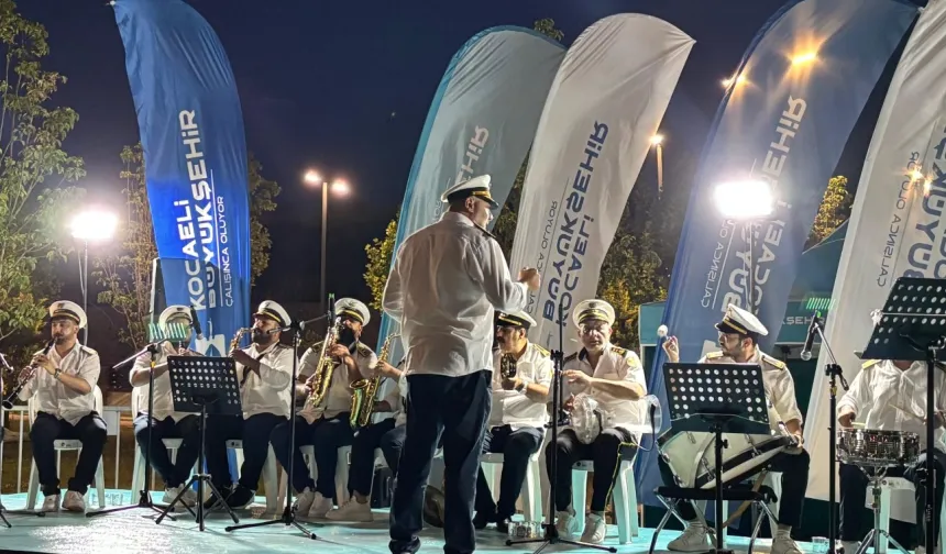 Kocaeli'de Derince Sağlıklı Yaşam Parkı’nda müzik dolu akşam
