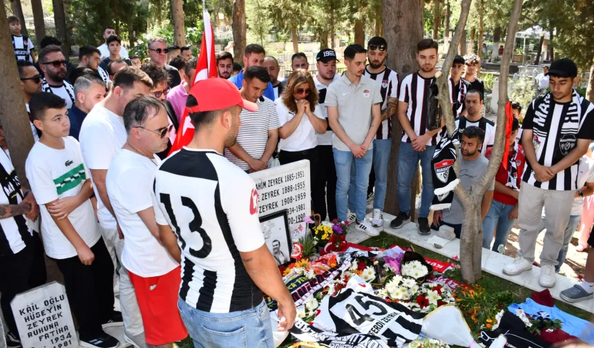Manisa'da Ferdi Zeyrek’in kabri ziyaretçi akınına uğradı