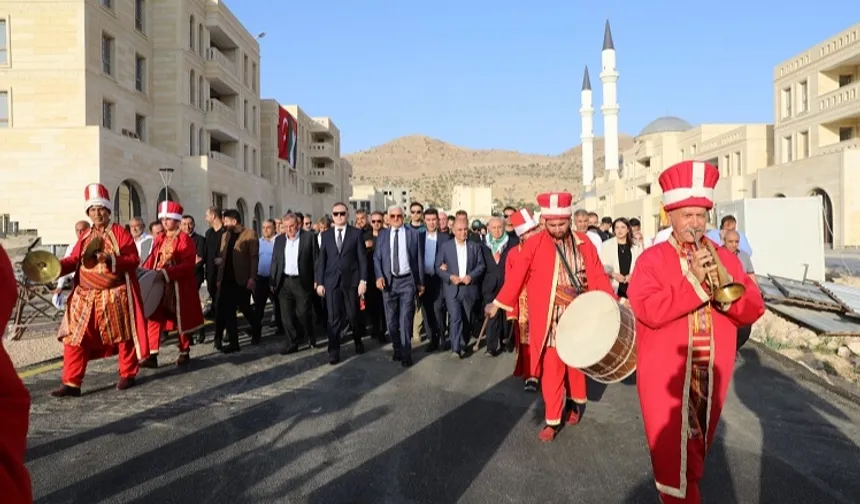 Mardin'de "Yeşilli Uluslararası Kültür Sanat ve Kiraz Festivali" başladı