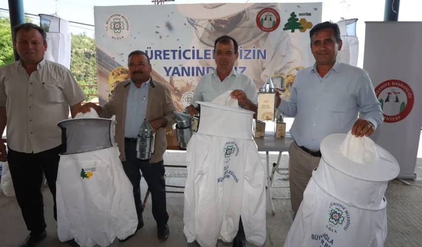 Muğla’da arıcılara ekipman desteği