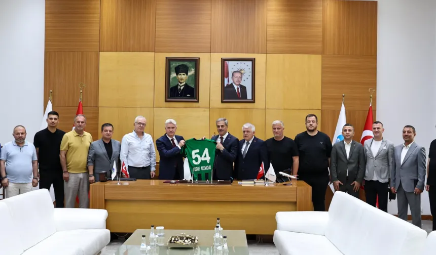 Sakaryaspor yönetimi Başkan Alemdar’ı ziyaret etti
