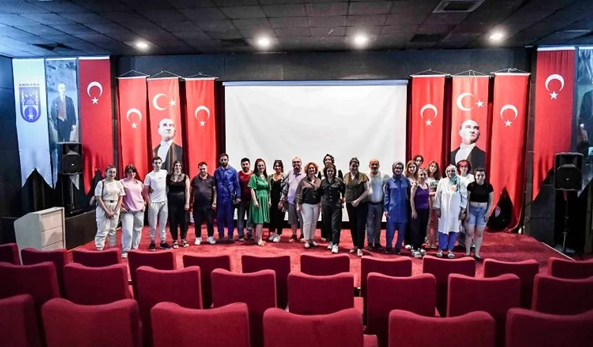 Ankara'da mahallede tiyatro var!