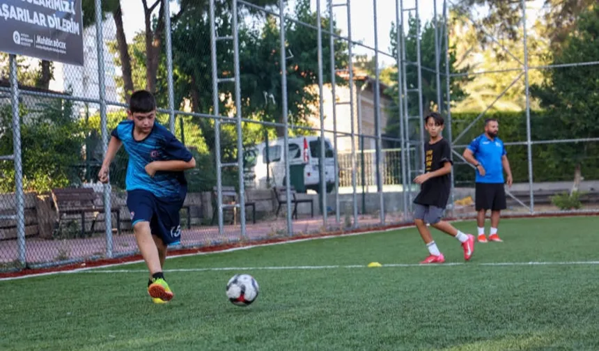 Antalya Büyükşehir’in spora ve sporcuya desteği sürüyor