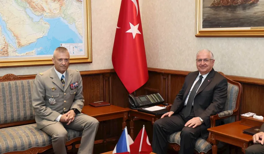 Bakan Güler, Fransa Genelkurmay Başkanı Burkhard’ı kabul etti
