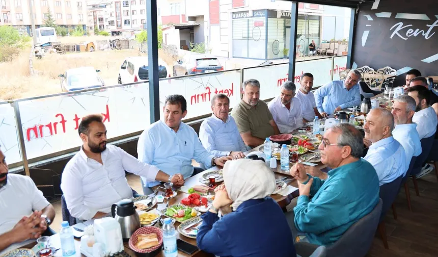 Başkan Büyükgöz Barış Mahallesi esnafıyla kahvaltıda buluştu