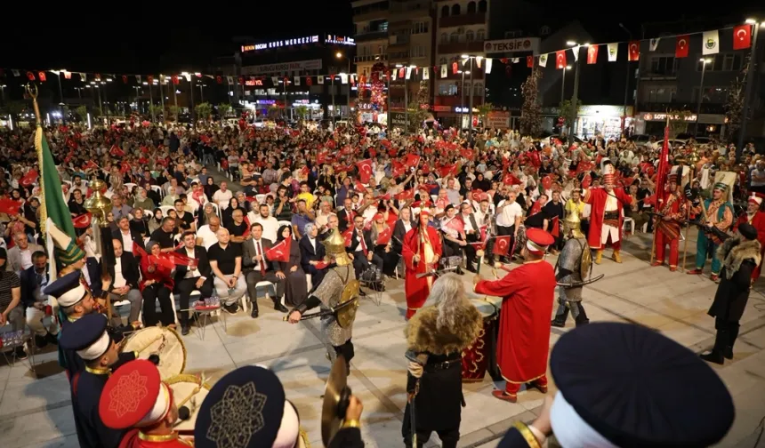 Bursa İnegöl 9. yılda da demokrasi için yine meydanlardaydı
