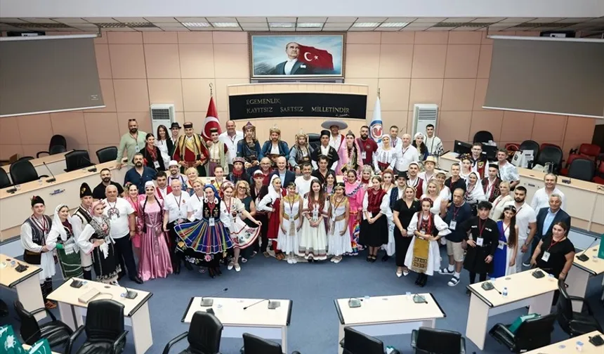 Dünyanın renkleri Denizli’de buluştu