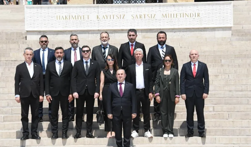 IBIA'dan Anıtkabir'e ziyaret