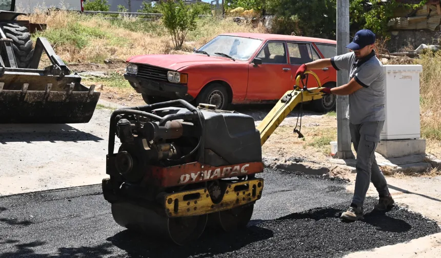 İzmir Karabağlar’da yol onarımları hız kesmiyor