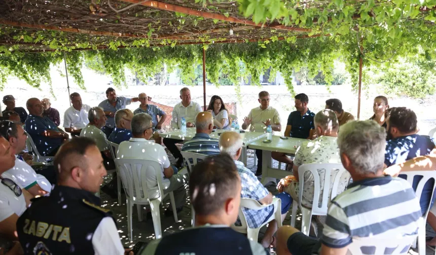 İzmir'de Başkan Tugay’dan yangınzedelere destek ziyareti